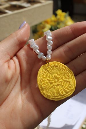 collar lemon pearl